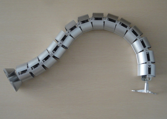 Cina Warna Silver Di Bawah Meja Kabel Organizer Snake Cable Organizer Untuk Meja Kantor pemasok